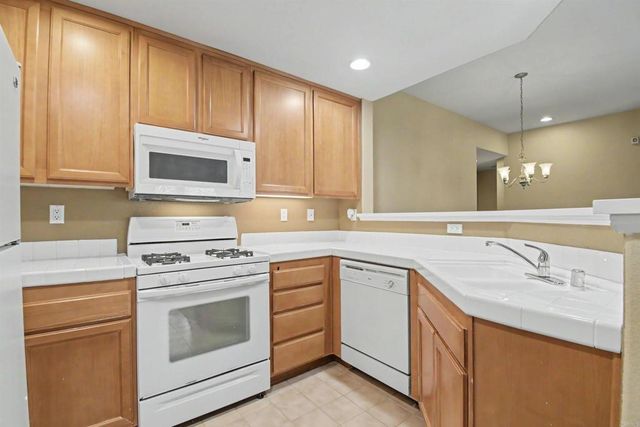 1361 Caminito De La Luna, Chula Vista, CA 91911