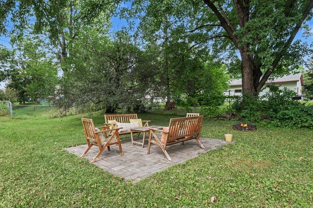 6356 48th Street N, Oakdale, MN 55128