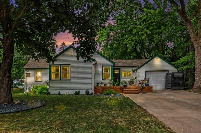 6356 48th Street N, Oakdale, MN 55128