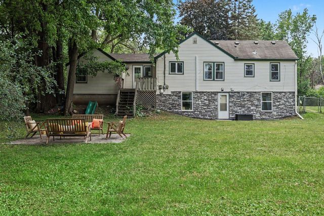 6356 48th Street N, Oakdale, MN 55128