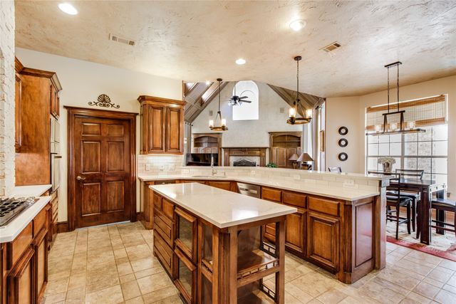 2802 Woodlake Court, Highland Village, TX 75077