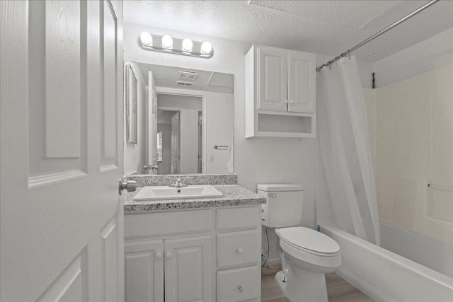 8272 Summer Falls Cir, Sacramento, CA 95828