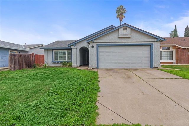 8272 Summer Falls Cir, Sacramento, CA 95828