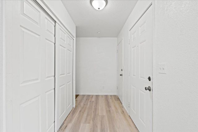 8272 Summer Falls Cir, Sacramento, CA 95828