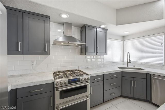 8105 Lake Hills Drive, Las Vegas, NV 89128