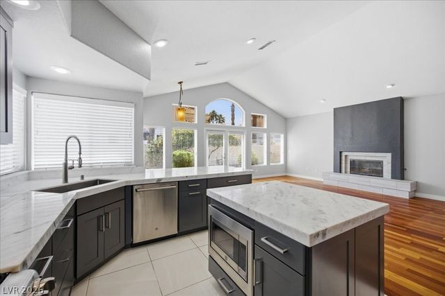8105 Lake Hills Drive, Las Vegas, NV 89128
