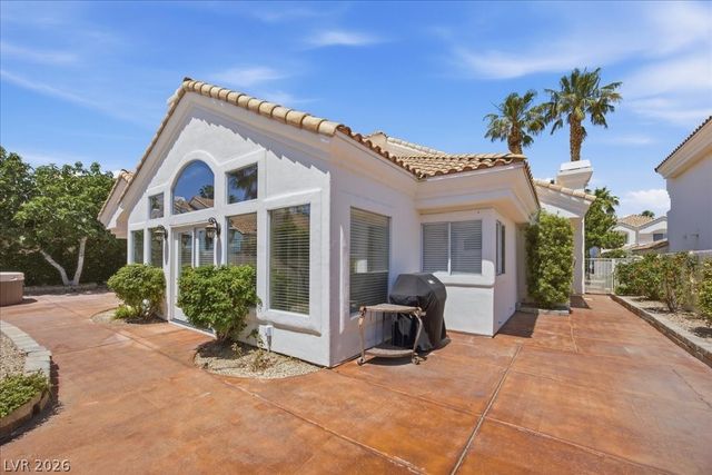 8105 Lake Hills Drive, Las Vegas, NV 89128