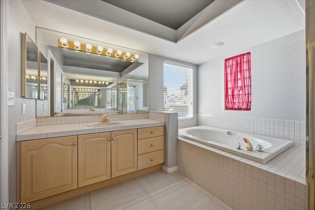 8105 Lake Hills Drive, Las Vegas, NV 89128