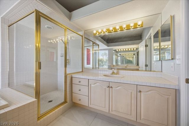 8105 Lake Hills Drive, Las Vegas, NV 89128