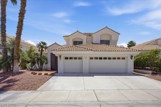 8105 Lake Hills Drive, Las Vegas, NV 89128