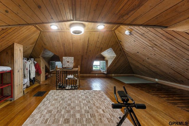115 S 50Th Street, Omaha, NE 68132