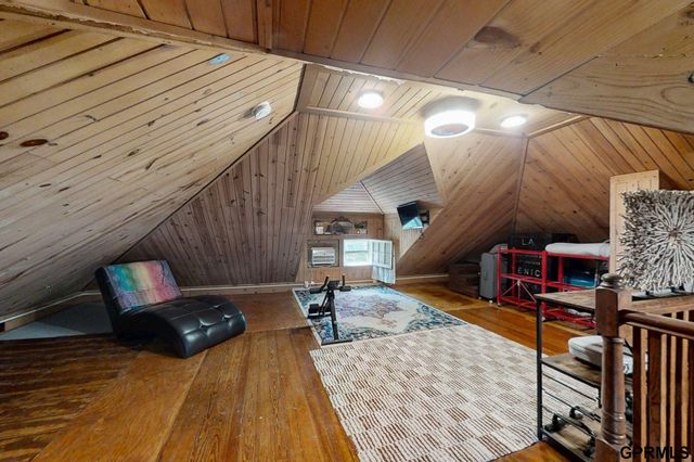 115 S 50Th Street, Omaha, NE 68132