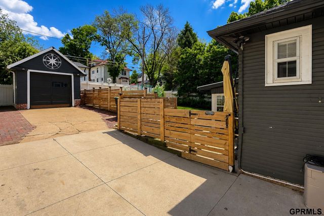 115 S 50Th Street, Omaha, NE 68132