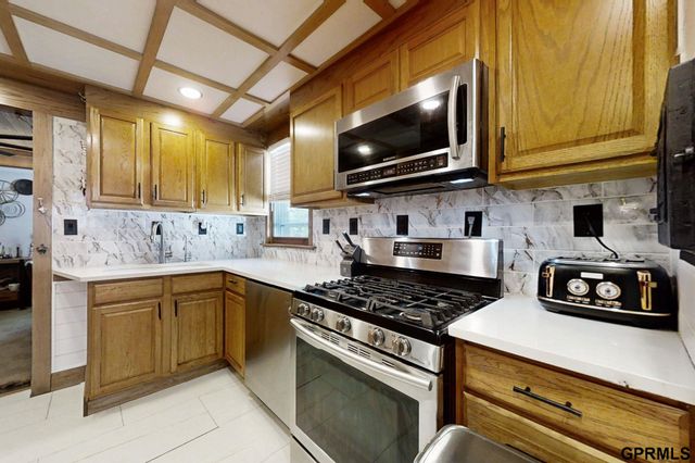 115 S 50Th Street, Omaha, NE 68132