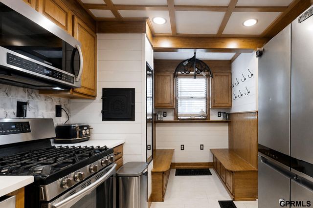 115 S 50Th Street, Omaha, NE 68132