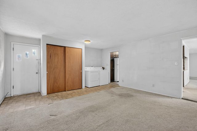 908 Grand Court, Davenport, IA 52803