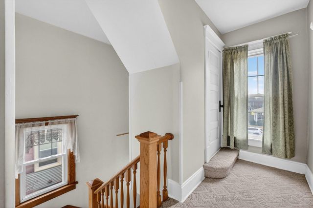 908 Grand Court, Davenport, IA 52803