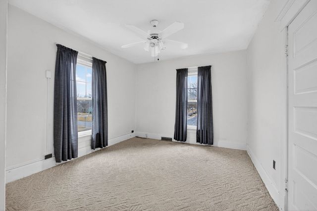 908 Grand Court, Davenport, IA 52803