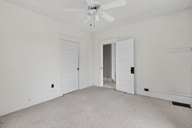 908 Grand Court, Davenport, IA 52803