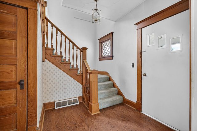 908 Grand Court, Davenport, IA 52803