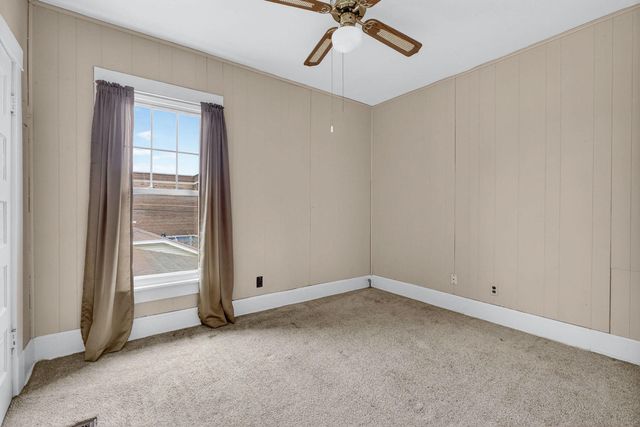 908 Grand Court, Davenport, IA 52803