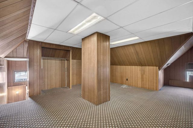 908 Grand Court, Davenport, IA 52803