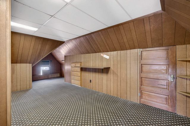 908 Grand Court, Davenport, IA 52803