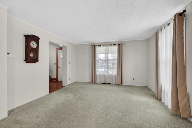 908 Grand Court, Davenport, IA 52803