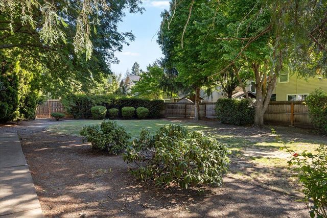 1183 Progress Drive A, Medford, OR 97504