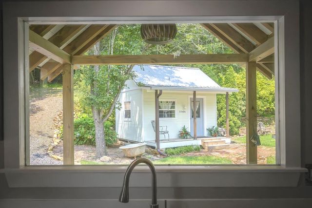 8679 Lakewood Hwy, Mineral Bluff, GA 30559
