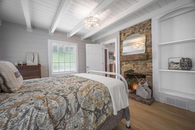 8679 Lakewood Hwy, Mineral Bluff, GA 30559
