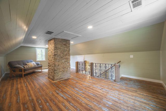 8679 Lakewood Hwy, Mineral Bluff, GA 30559