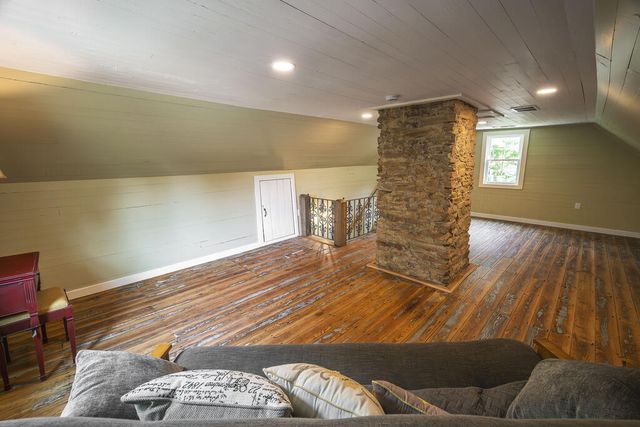 8679 Lakewood Hwy, Mineral Bluff, GA 30559