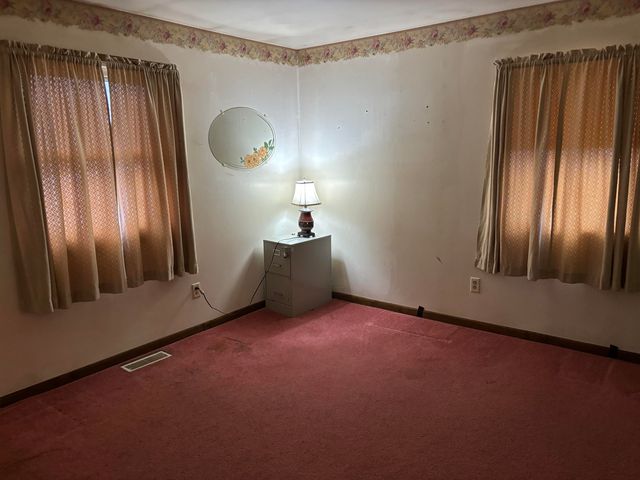 709 Governor Road, Valparaiso, IN 46385