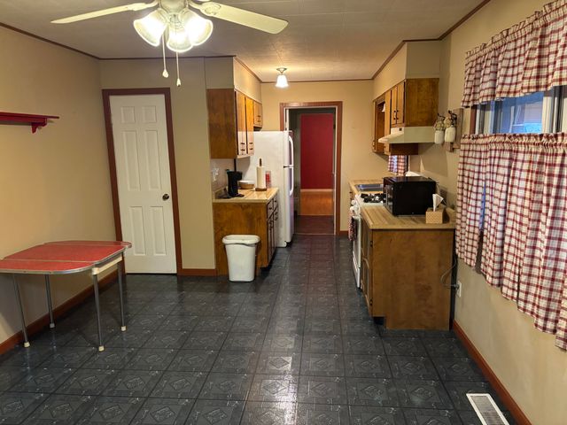 709 Governor Road, Valparaiso, IN 46385