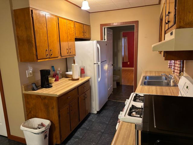 709 Governor Road, Valparaiso, IN 46385