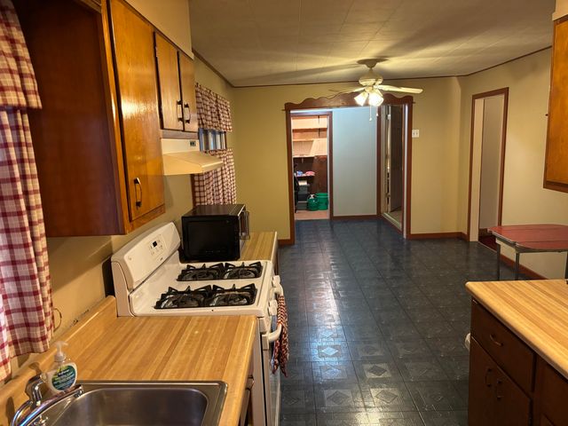 709 Governor Road, Valparaiso, IN 46385