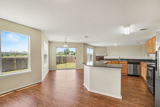 1518 Sturgeon Trail, Krum, TX 76249