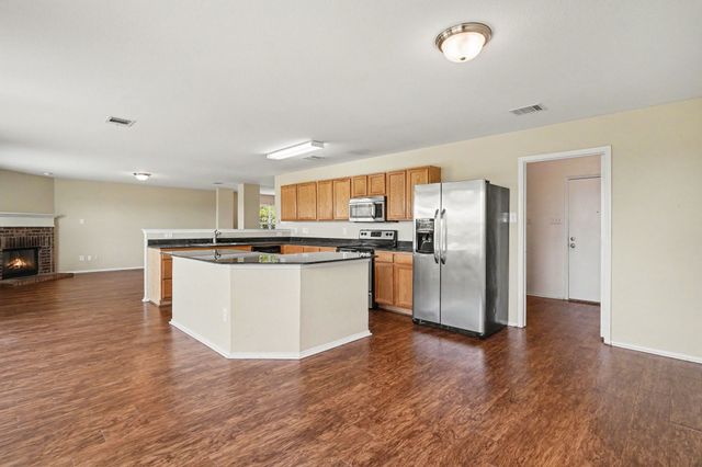 1518 Sturgeon Trail, Krum, TX 76249