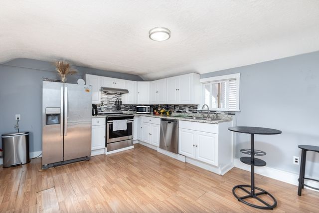 34 Grove St, Lynn, MA 01905