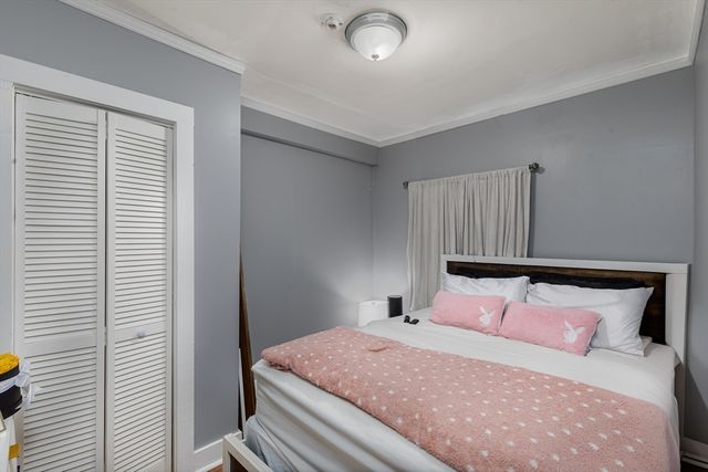 34 Grove St, Lynn, MA 01905