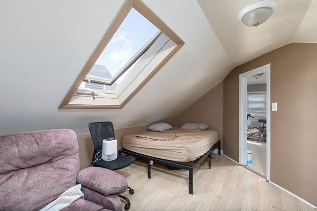 34 Grove St, Lynn, MA 01905