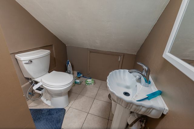 34 Grove St, Lynn, MA 01905