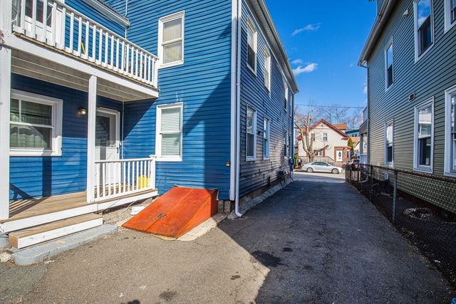 34 Grove St, Lynn, MA 01905