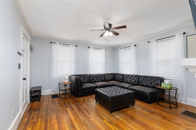 34 Grove St, Lynn, MA 01905