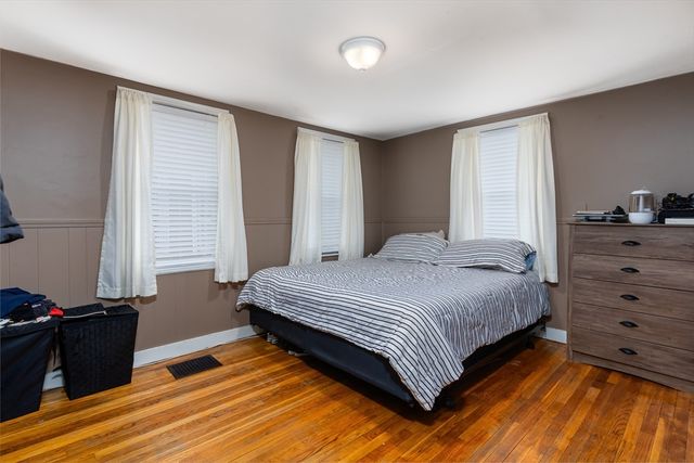 34 Grove St, Lynn, MA 01905