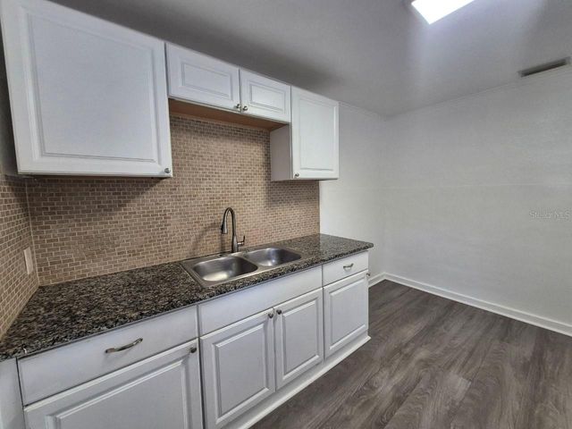 1726 W CHESTNUT STREET A, Tampa, FL 33607