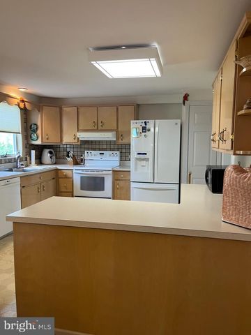 212 S MARMIC DR, Southampton, PA 18966