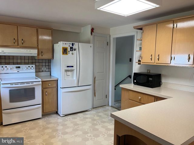 212 S MARMIC DR, Southampton, PA 18966
