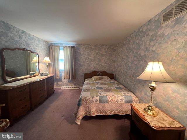 212 S MARMIC DR, Southampton, PA 18966